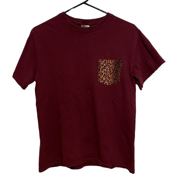 Burgundy Short Sleeve Shirt Leopard Print Front Pocket Size Small - Picture 1 of 3